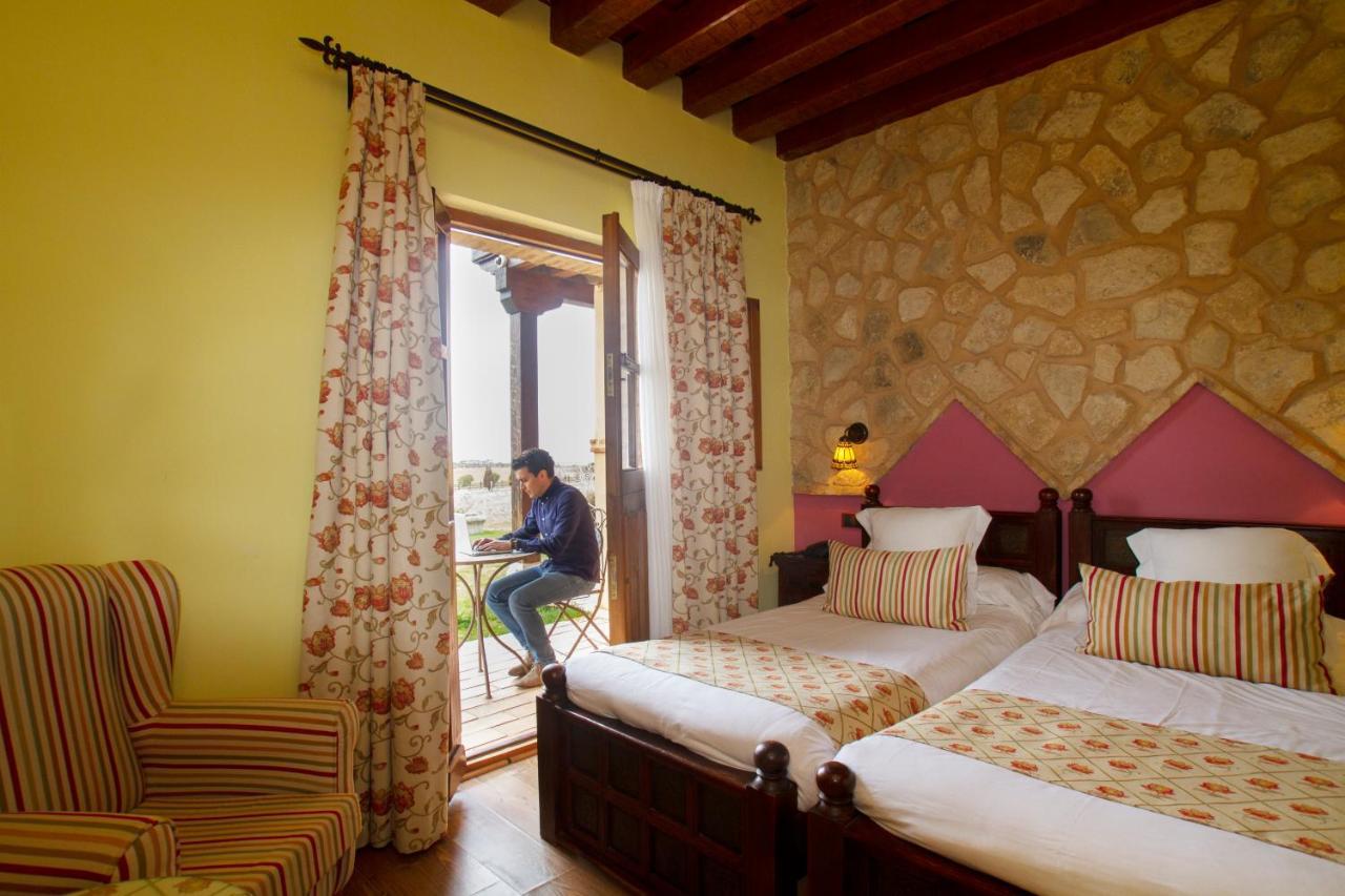 Отель Ibersol La Casona De Andrea Тьедра Экстерьер фото